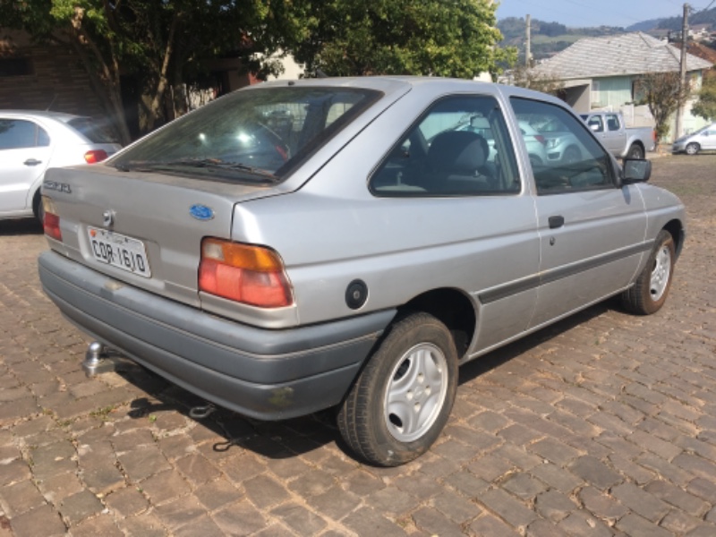 FORD ESCORT 1.8 GL 8V 1994/1994 COMPLETO VEÍCULOS GUAPORÉ / Carros no Vale