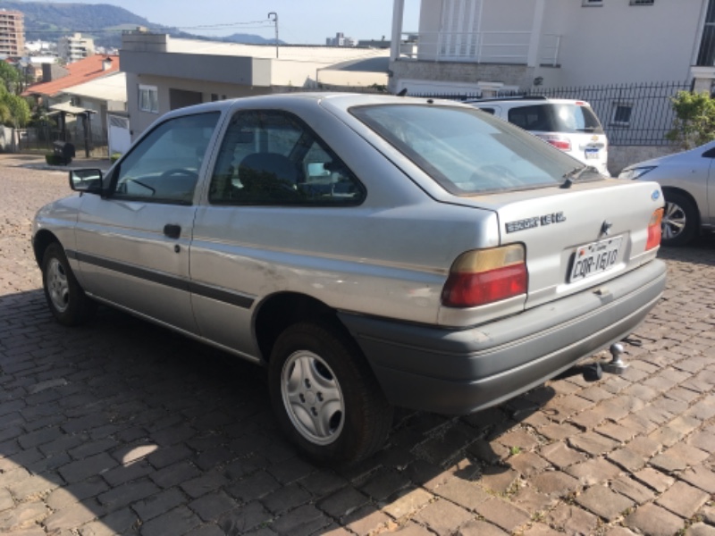 FORD ESCORT 1.8 GL 8V 1994/1994 COMPLETO VEÍCULOS GUAPORÉ / Carros no Vale