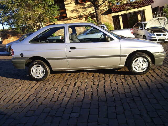 FORD ESCORT 1.8 GL 8V 1994/1994 COMPLETO VEÍCULOS GUAPORÉ / Carros no Vale