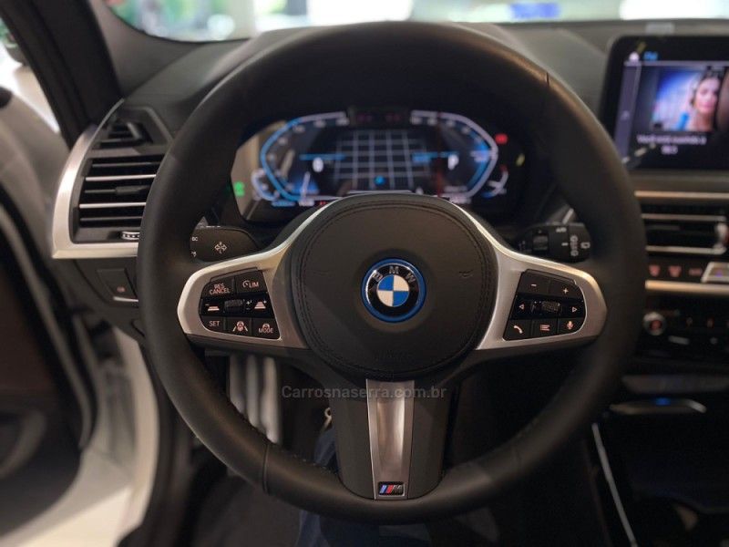 BMW IX3 M SPORT ELÉTRICO 2023/2024 ÓTIMA CAR FLORES DA CUNHA / Carros no Vale