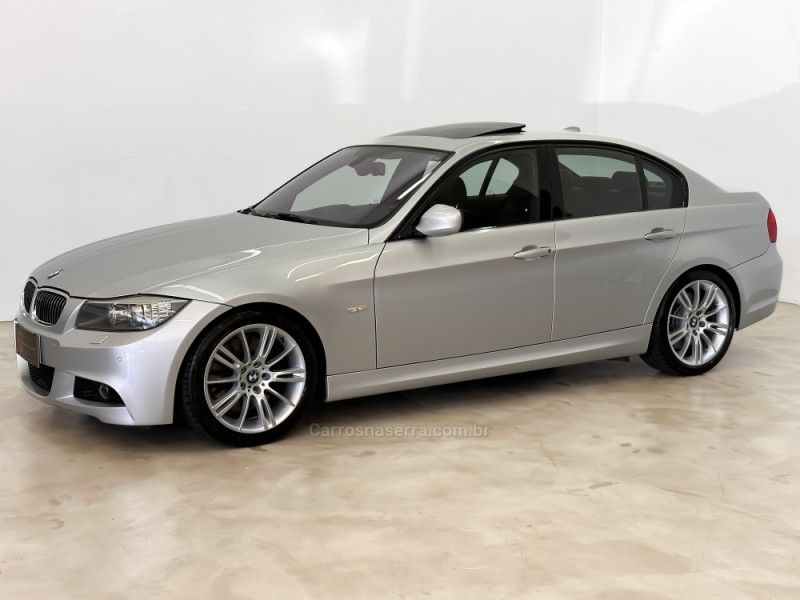 BMW 335I 3.0 SPORT SEDAN 24V 2011/2012 FOCAR VEÍCULOS CAXIAS DO SUL / Carros no Vale