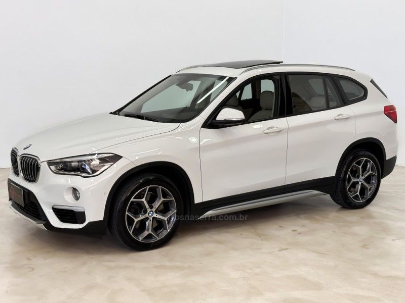 BMW X1 2.0 16V TURBO ACTIVEFLEX SDRIVE20I X-LINE 2019/2019 FOCAR VEÍCULOS CAXIAS DO SUL / Carros no Vale