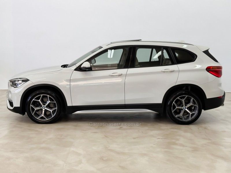 BMW X1 2.0 16V TURBO ACTIVEFLEX SDRIVE20I X-LINE 2019/2019 FOCAR VEÍCULOS CAXIAS DO SUL / Carros no Vale