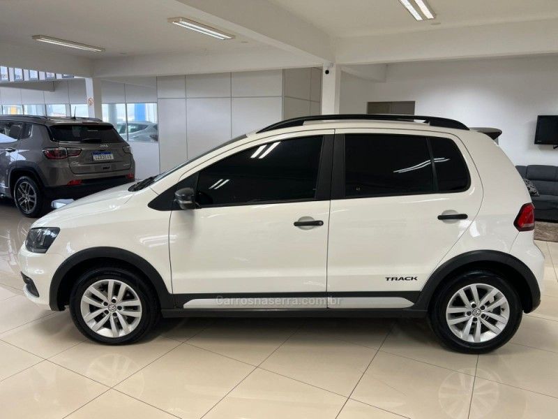 VOLKSWAGEN FOX 1.0 MPI TRACK 12V 2016/2016 CIMIRRO AUTOMÓVEIS TAQUARA / Carros no Vale