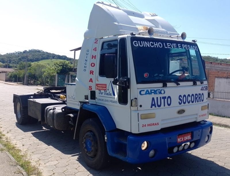 Ford CARGO 4331 CARGO 4031 Turbo 2p Guincho 2004/2004 CAMINHÕES & CAMIONETAS PASSO FUNDO / Carros no Vale