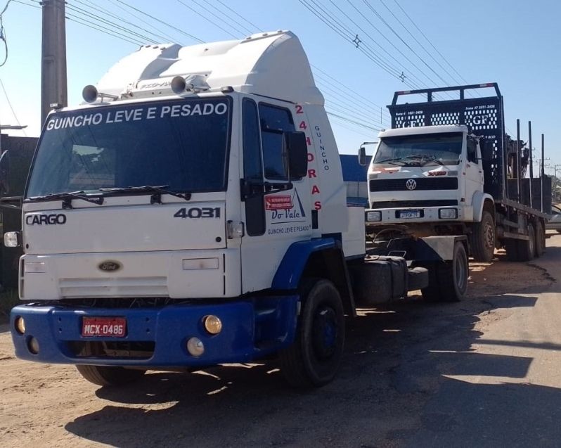 Ford CARGO 4331 CARGO 4031 Turbo 2p Guincho 2004/2004 CAMINHÕES & CAMIONETAS PASSO FUNDO / Carros no Vale