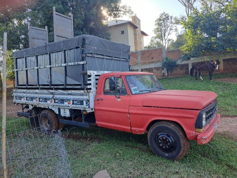 Ford F-4000 MWM 2p 1982/1982 CAMINHÕES & CAMIONETAS PASSO FUNDO / Carros no Vale