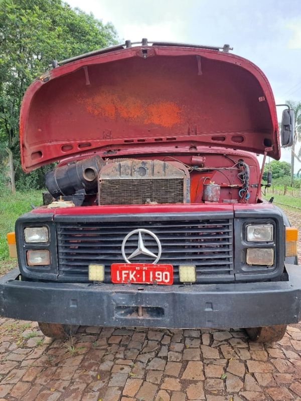 Mercedes-Benz L 1313 L-1313 3-Eixos 2p Caçamba 22 M3 1980/1980 CAMINHÕES & CAMIONETAS PASSO FUNDO / Carros no Vale