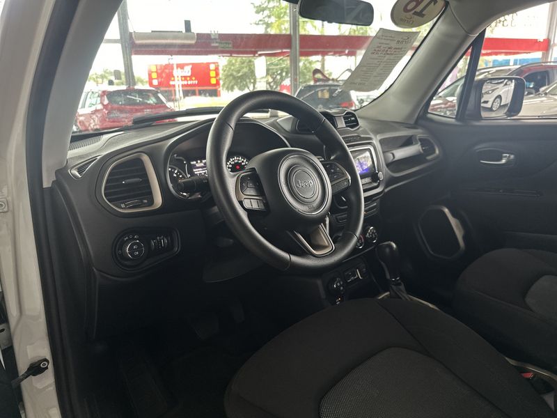 Jeep Renegade Sport 2.0 4×4 TB 2015/2016 CIRNE AUTOMÓVEIS SANTA MARIA / Carros no Vale