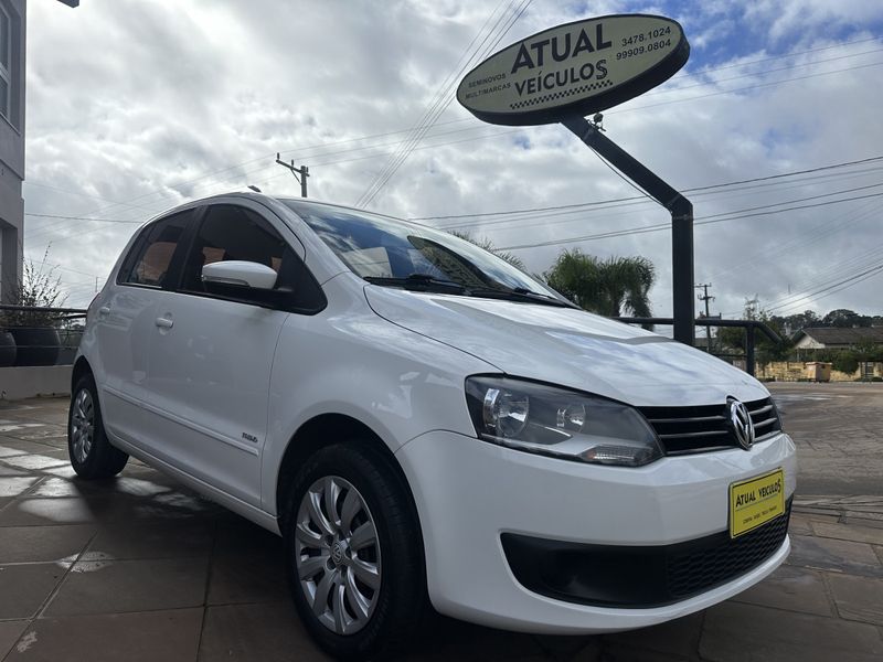 VOLKSWAGEN Fox 1.6 Mi Total 8V 2013/2014 ATUAL VEÍCULOS VISTA ALEGRE DO PRATA / Carros no Vale