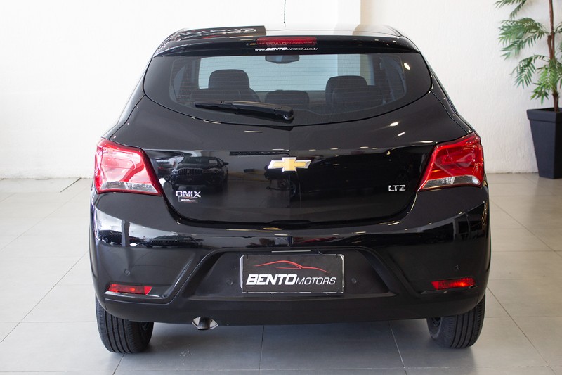 CHEVROLET ONIX HATCH LTZ 1.4 8V FLEXPOWER 5P MEC. 2019/2019 BENTO MOTORS BENTO GONÇALVES / Carros no Vale