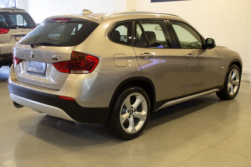 BMW X1 2.0 16V TURBO ACTIVE SDRIVE20I AT 2017 2012/2013 BENTO MOTORS BENTO GONÇALVES / Carros no Vale