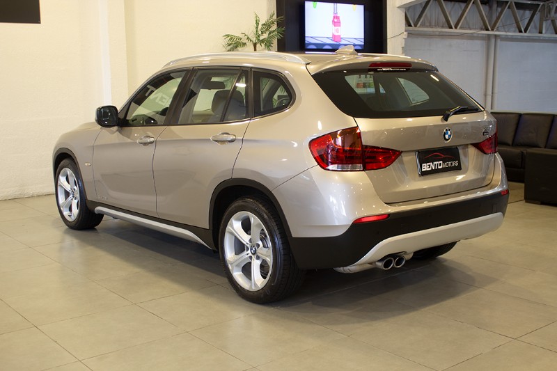 BMW X1 2.0 16V TURBO ACTIVE SDRIVE20I AT 2017 2012/2013 BENTO MOTORS BENTO GONÇALVES / Carros no Vale