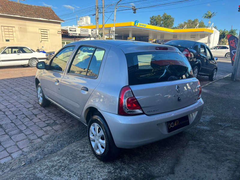 RENAULT CLIO 1.0 AUTHENTIQUE 16V 2015/2015 AR MULTIMARCAS VENÂNCIO AIRES / Carros no Vale