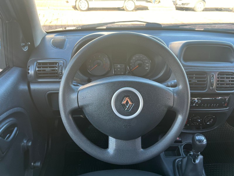 RENAULT CLIO 1.0 AUTHENTIQUE 16V 2015/2015 AR MULTIMARCAS VENÂNCIO AIRES / Carros no Vale