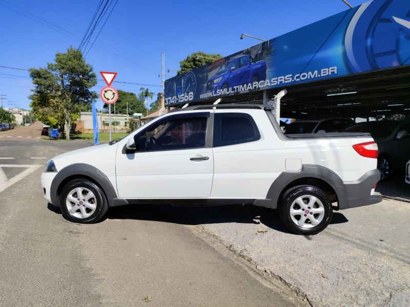 FIAT STRADA TREKKING 1.6 16V FLEX CD 2014/2014 LS MULTIMARCAS VENÂNCIO AIRES / Carros no Vale