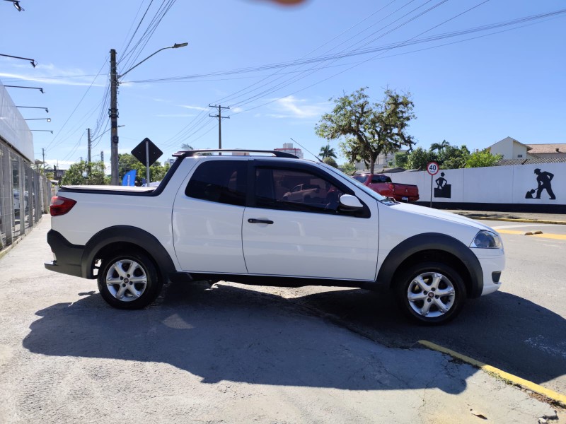 FIAT STRADA TREKKING 1.6 16V FLEX CD 2014/2014 LS MULTIMARCAS VENÂNCIO AIRES / Carros no Vale