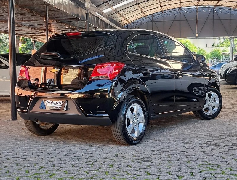 CHEVROLET ONIX HATCH LT 1.4 8V FLEXPOWER 5P MEC. 2018/2019 RICARDO VEÍCULOS TEUTÔNIA / Carros no Vale