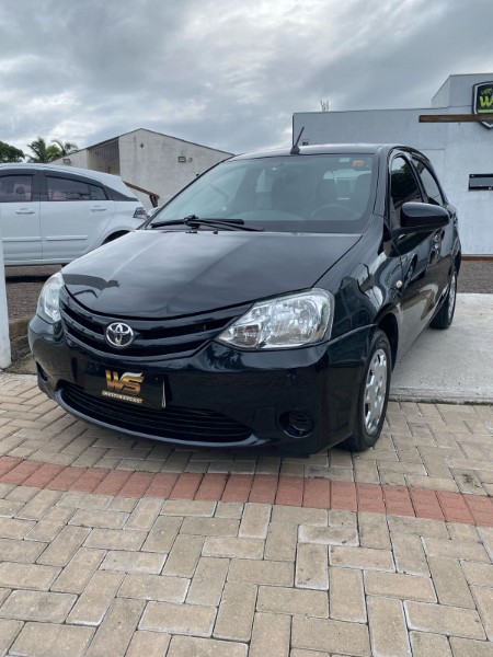 TOYOTA ETIOS 1.3 XS 16V FLEX 4P MANUAL 2017/2017 WS MULTIMARCAS VENÂNCIO AIRES / Carros no Vale