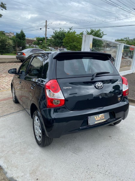 TOYOTA ETIOS 1.3 XS 16V FLEX 4P MANUAL 2017/2017 WS MULTIMARCAS VENÂNCIO AIRES / Carros no Vale