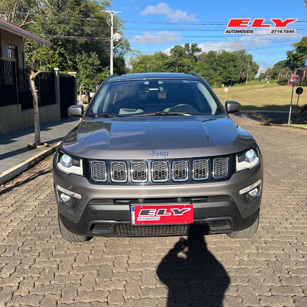 JEEP COMPASS 2.0 16V DIESEL LONGITUDE 4X4 AUTOMÁTICO 2019/2019 ELY AUTOMÓVEIS LAJEADO / Carros no Vale