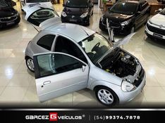 FORD KA 1.6 MPI ACTION 8V 2005/2005 GARCEZ VEÍCULOS BENTO GONÇALVES / Carros no Vale