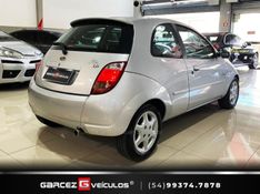 FORD KA 1.6 MPI ACTION 8V 2005/2005 GARCEZ VEÍCULOS BENTO GONÇALVES / Carros no Vale