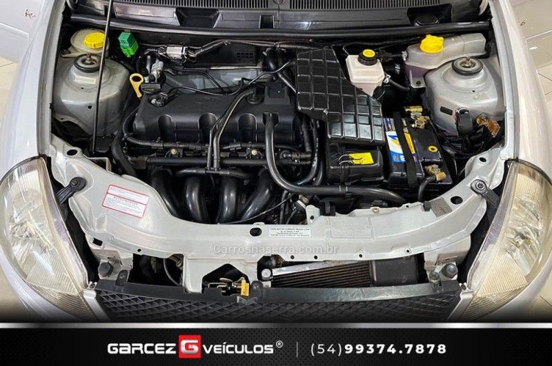 FORD KA 1.6 MPI ACTION 8V 2005/2005 GARCEZ VEÍCULOS BENTO GONÇALVES / Carros no Vale