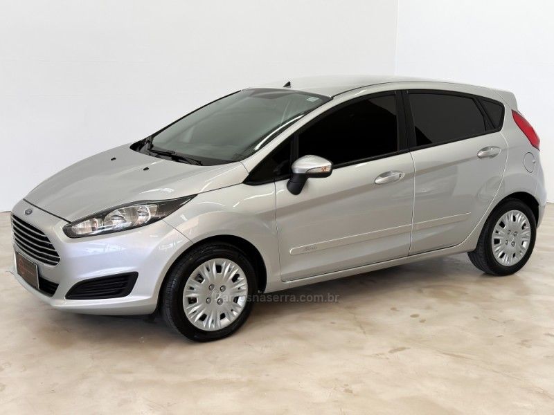 FORD FIESTA 1.6 SE HATCH 16V 2016/2017 FOCAR VEÍCULOS CAXIAS DO SUL / Carros no Vale