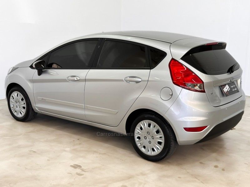 FORD FIESTA 1.6 SE HATCH 16V 2016/2017 FOCAR VEÍCULOS CAXIAS DO SUL / Carros no Vale