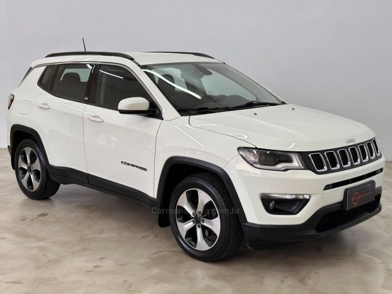 JEEP COMPASS 2.0 16V LONGITUDE 2017/2018 FOCAR VEÍCULOS CAXIAS DO SUL / Carros no Vale