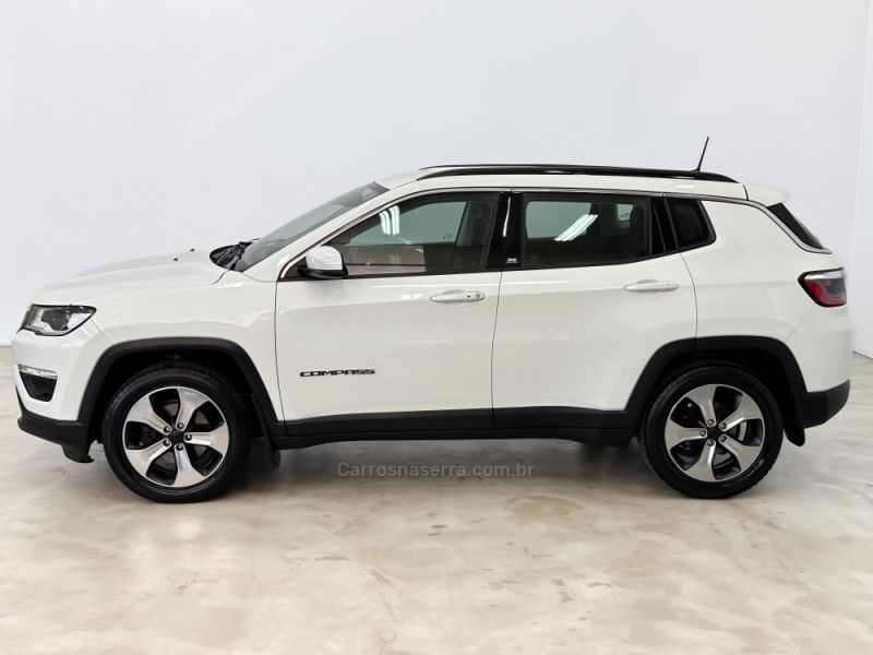 JEEP COMPASS 2.0 16V LONGITUDE 2017/2018 FOCAR VEÍCULOS CAXIAS DO SUL / Carros no Vale