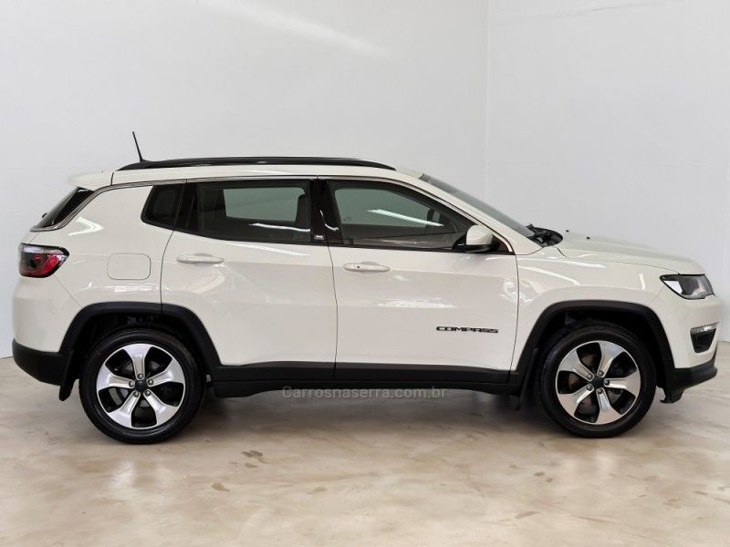 JEEP COMPASS 2.0 16V LONGITUDE 2017/2018 FOCAR VEÍCULOS CAXIAS DO SUL / Carros no Vale