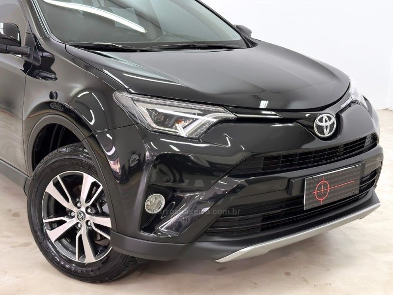 TOYOTA RAV4 2.0 TOP 4X2 16V 2018/2019 FOCAR VEÍCULOS CAXIAS DO SUL / Carros no Vale