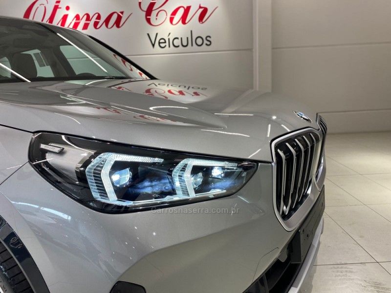 BMW X1 2.0 16V TURBO SDRIVE20I X-LINE 2024/2025 ÓTIMA CAR FLORES DA CUNHA / Carros no Vale