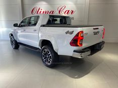 TOYOTA HILUX 2.8 SRX PLUS 4X4 CD TURBO 2024/2024 ÓTIMA CAR FLORES DA CUNHA / Carros no Vale