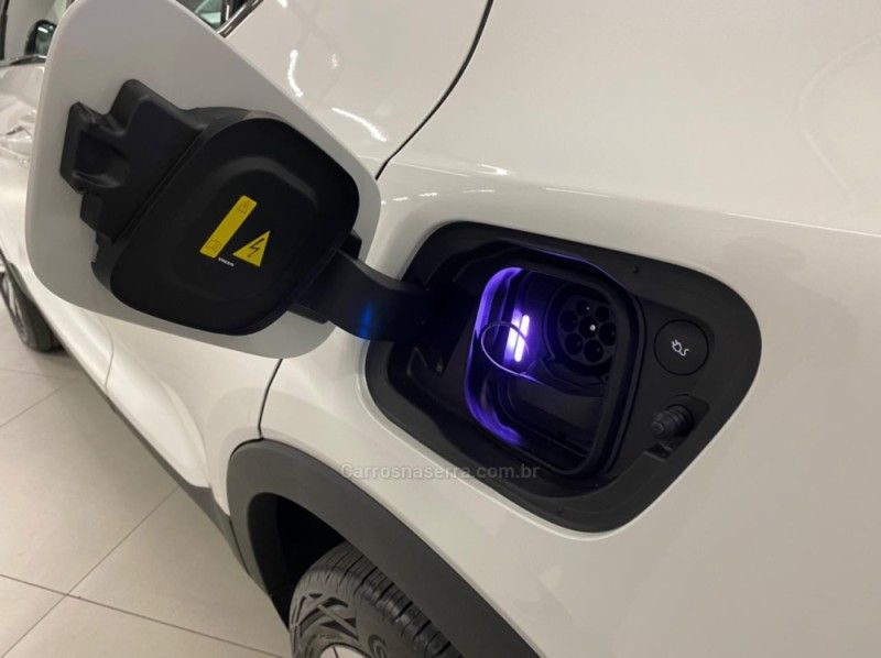 VOLVO XC 40 P6 RECHARGE ELECTRIC PLUS 2024/2024 ÓTIMA CAR FLORES DA CUNHA / Carros no Vale