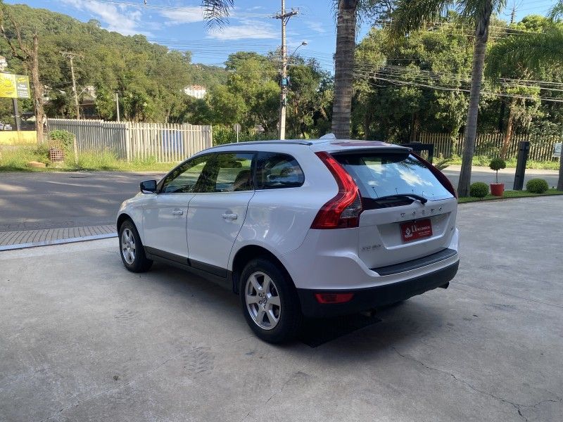 VOLVO XC60 2.0 T5 COMFORT FWD TURBO 2012/2012 LV MULTIMARCAS CAXIAS DO SUL / Carros no Vale