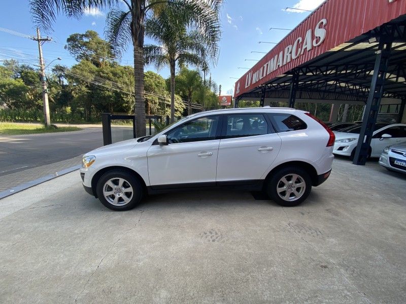 VOLVO XC60 2.0 T5 COMFORT FWD TURBO 2012/2012 LV MULTIMARCAS CAXIAS DO SUL / Carros no Vale