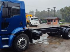 Ford Cargo 2429 E 6×2 Turbo Chassi 2012/2013 CAMINHÕES & CAMIONETAS PASSO FUNDO / Carros no Vale