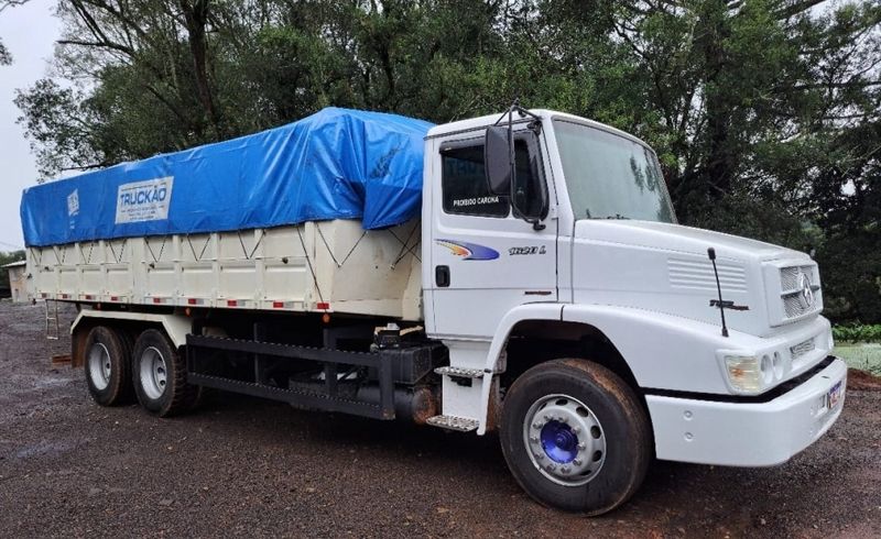 Mercedes-Benz 1620 L-1620 3-Eixos 2p Graneleiro 2007/2007 CAMINHÕES & CAMIONETAS PASSO FUNDO / Carros no Vale