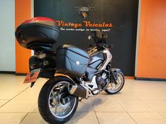 Honda NC 750X 2016/2016 VINTAGE VEÍCULOS CAXIAS DO SUL / Carros no Vale