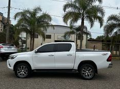 Toyota HILUX CAB.DUPLA SRX 2.8 2016 NEUMANN VEÍCULOS ARROIO DO MEIO / Carros no Vale