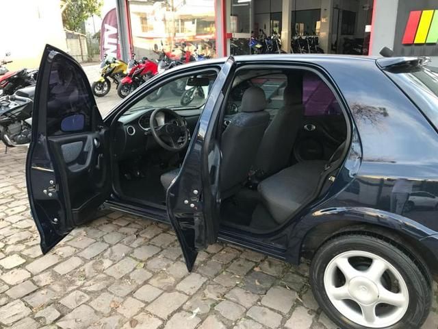 Chevrolet Celta 1.0 2005/2005 NECO TOLATI VEÍCULOS VENÂNCIO AIRES / Carros no Vale