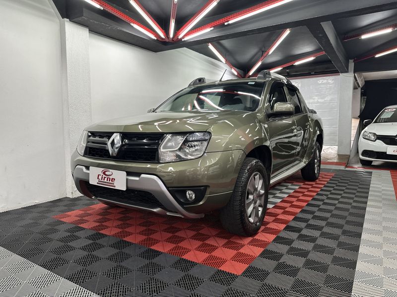 Renault DUSTER OROCH Dyna 2.0 16V Mec. 2015/2016 CIRNE AUTOMÓVEIS SANTA MARIA / Carros no Vale