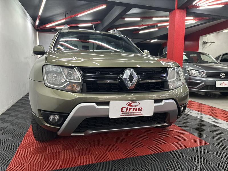 Renault DUSTER OROCH Dyna 2.0 16V Mec. 2015/2016 CIRNE AUTOMÓVEIS SANTA MARIA / Carros no Vale