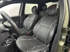 Renault DUSTER OROCH Dyna 2.0 16V Mec. 2015/2016 CIRNE AUTOMÓVEIS SANTA MARIA / Carros no Vale