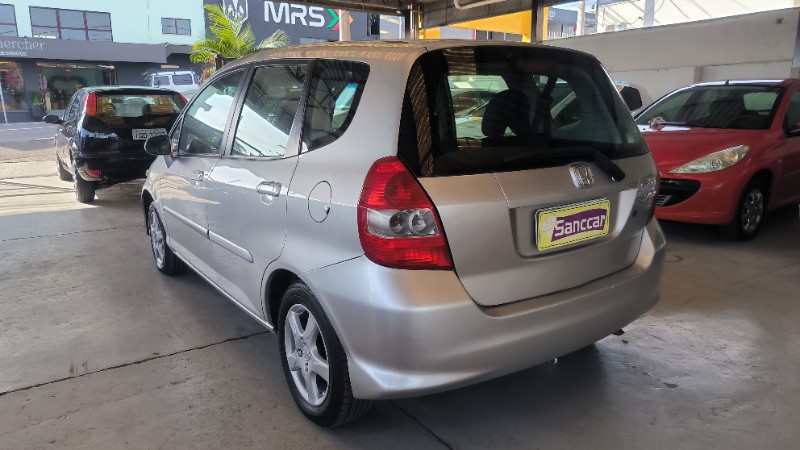 HONDA FIT 1.4 LX 8V 2008/2008 SANCCAR VEÍCULOS SANTA CRUZ DO SUL / Carros no Vale