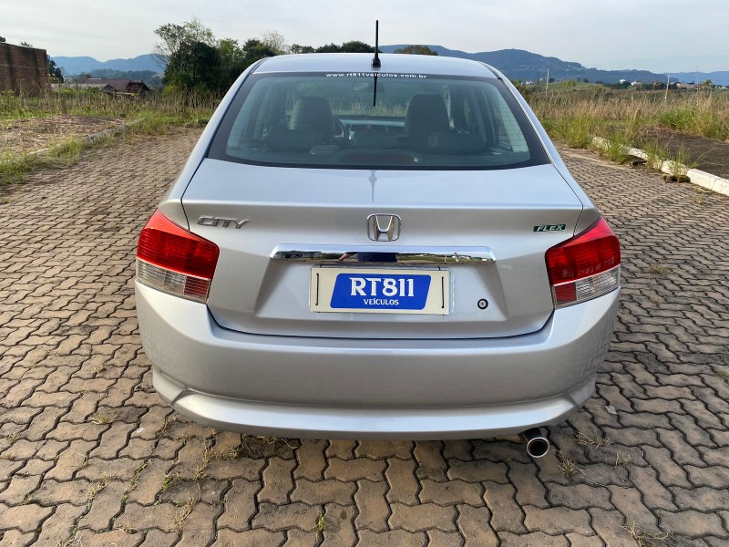 HONDA CITY SEDAN EX /2011 RT 811 VEÍCULOS ARROIO DO MEIO / Carros no Vale