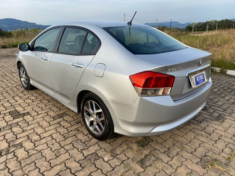 HONDA CITY SEDAN EX /2011 RT 811 VEÍCULOS ARROIO DO MEIO / Carros no Vale